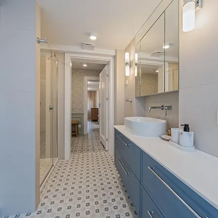 Apartment Deco With Terrace By Oneapartments