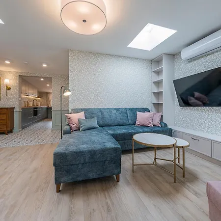 Διαμέρισμα Deco With Terrace By Oneapartments *