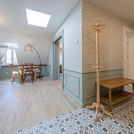 Apartment Deco With Terrace By Oneapartments