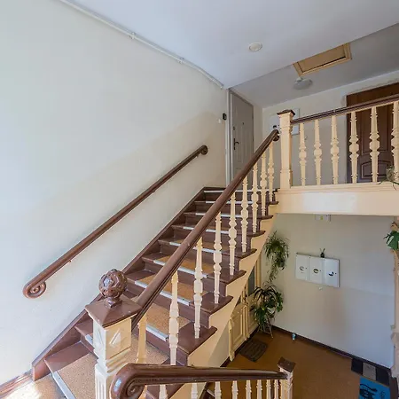 Deco With Terrace By Oneapartments *