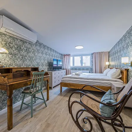 Deco With Terrace By Oneapartments Apartment